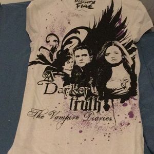 Vampire Diaries T-shirt excellent condition